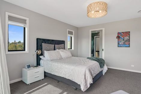 Photo of property in 5 Vickers Way, Acacia Bay, Taupo, 3385