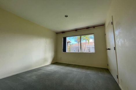 Photo of property in 1/3 Caribbean Drive, Unsworth Heights, Auckland, 0632