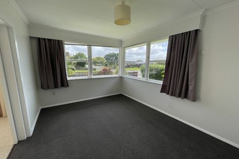 Photo of property in 76 Wikiriwhi Crescent, Awapuni, Palmerston North, 4412