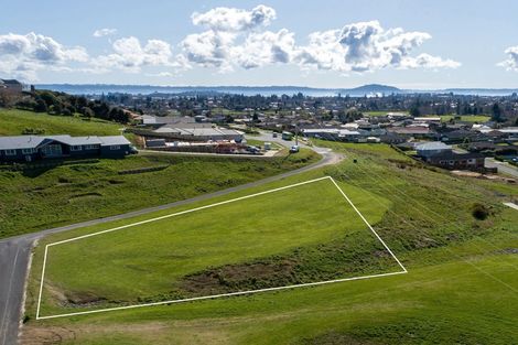 Photo of property in 52 Great Road West, Matipo Heights, Rotorua, 3015