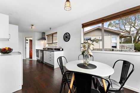 Photo of property in 2 Longreach Drive, Sunnyvale, Auckland, 0612