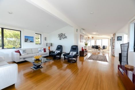 Photo of property in 40 Du Fresne Place, Russell, 0202