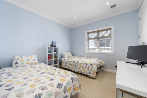 Photo of property in 5 Streatlam Crescent, Strathmore Park, Wellington, 6022