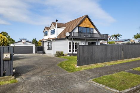 Photo of property in 16 Douglas Street, Hawera, 4610