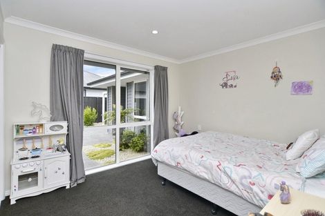 Photo of property in 56 Watkins Drive, Rangiora, 7400