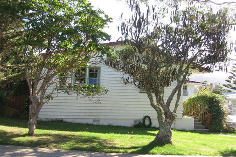 Photo of property in 8 Lupin Terrace, Tawa, Wellington, 5028