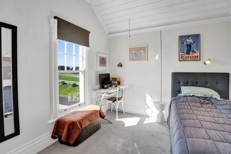 Photo of property in 5 Rogan Street, New Plymouth, 4310