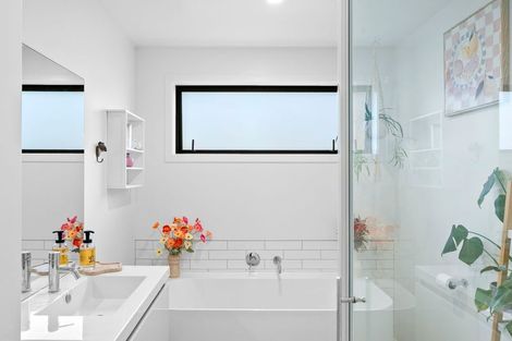 Photo of property in 17 Tuke Lane, Wanaka, 9305