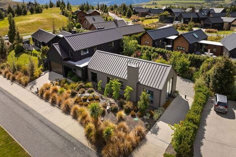 Photo of property in 8 Pendeen Crescent, Jacks Point, Queenstown, 9371