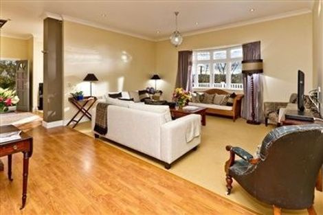 Photo of property in 13 Eastvale Close, Greenhithe, Auckland, 0632