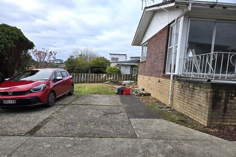 Photo of property in 2/56 Cockayne Crescent, Sunnynook, Auckland, 0620