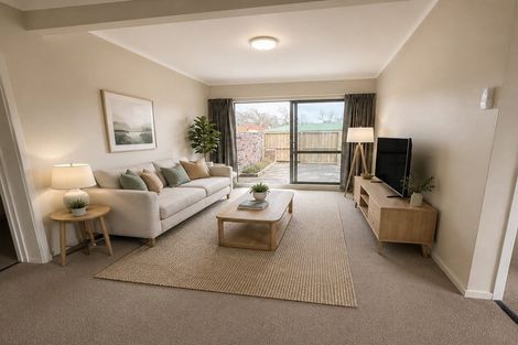 Photo of property in 67 Lincoln Park Avenue, Massey, Auckland, 0614