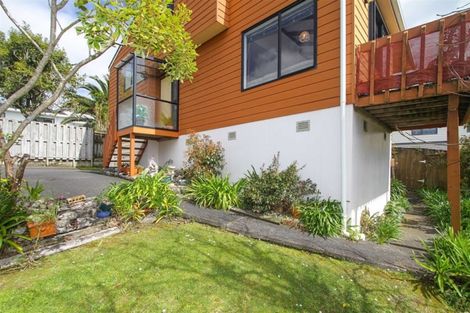 Photo of property in 1/17 Bronzewing Terrace, Unsworth Heights, Auckland, 0632