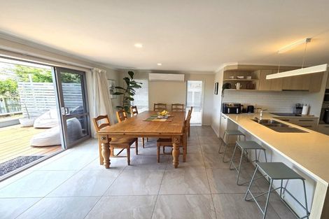 Photo of property in 1 Meadowviews Drive, Welcome Bay, Tauranga, 3112