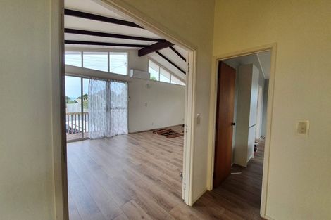 Photo of property in 36 Sunset Road, Unsworth Heights, Auckland, 0632