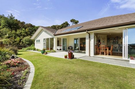 Photo of property in 206 Navigation Drive, Whitby, Porirua, 5024