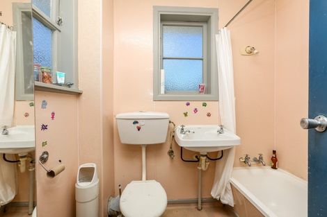 Photo of property in 11 Tothill Street, Frankleigh Park, New Plymouth, 4310