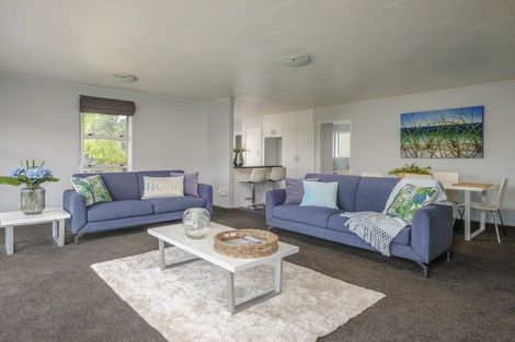 Photo of property in 1 Anita Grove, Riverdale, Gisborne, 4010