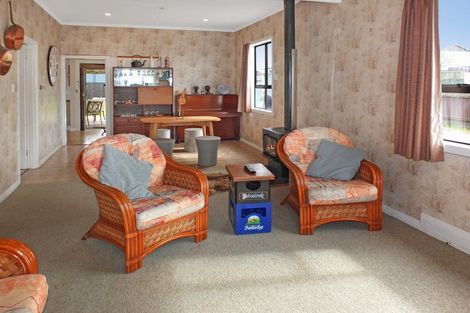 Photo of property in 2 Huia Street, Foxton Beach, Foxton, 4815