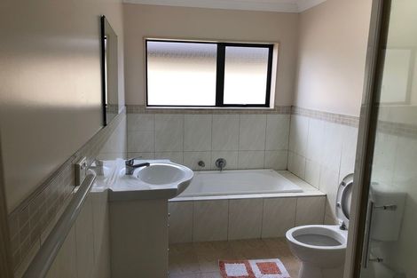 Photo of property in 21 Agapanthus Place, Flat Bush, Auckland, 2016