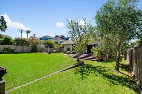 Photo of property in 4 Takutai Avenue, Bucklands Beach, Auckland, 2012