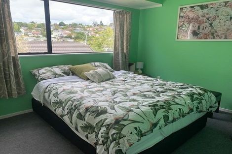 Photo of property in 65 Trias Road, Totara Vale, Auckland, 0629