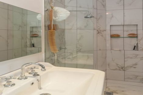 Photo of property in 326 Heatherlea Road East, Levin, 5571