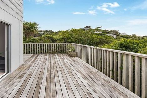 Photo of property in 32a Cheltenham Terrace, Newlands, Wellington, 6037