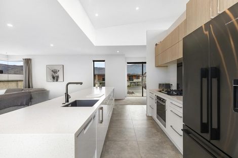 Photo of property in 5 Monaco Drive, Cromwell, 9384