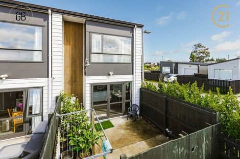 Photo of property in 11 Beardmore Lane, Papakura, 2110