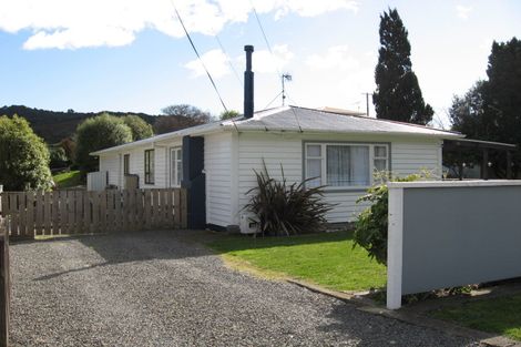 Photo of property in 46 Peel Place, Wainuiomata, Lower Hutt, 5014