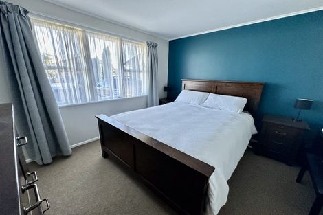 Photo of property in 4 Lyndon Place, Manurewa, Auckland, 2102