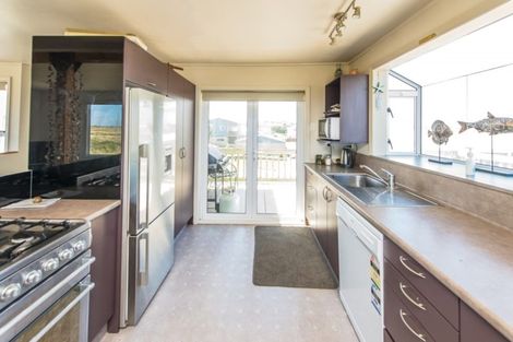 Photo of property in 29 Nukumaru Parade, Waiinu Beach, Whanganui, 4588