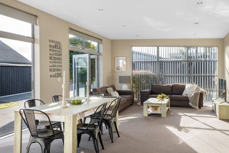 Photo of property in 73 Beach Road, North New Brighton, Christchurch, 8083