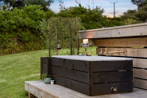 Photo of property in 236 Kiwitahi Road, Helensville, 0875