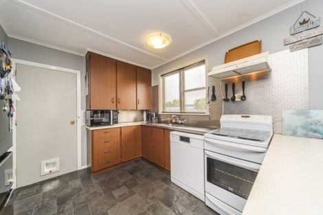 Photo of property in 19 Pembroke Street, Highbury, Palmerston North, 4412