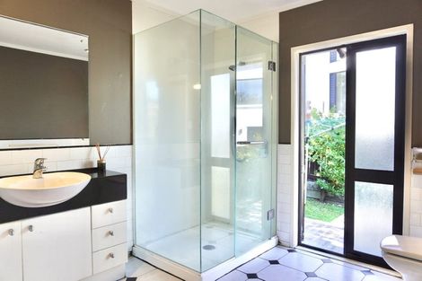 Photo of property in 28a Clovelly Road, Bucklands Beach, Auckland, 2012