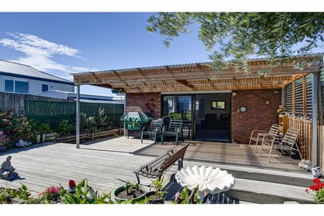 Photo of property in 6 Ellesmere Place, Oceanview, Timaru, 7910