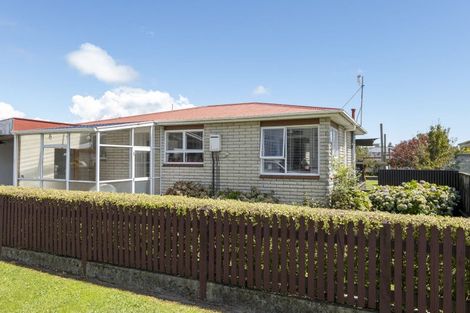 Photo of property in 6 Kahikatea Street, Inglewood, 4330
