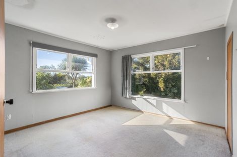 Photo of property in 92 Stottholm Road, Titirangi, Auckland, 0604