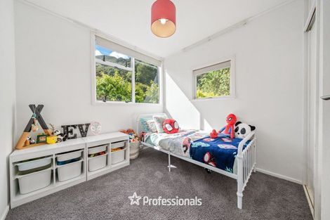 Photo of property in 215 Whites Line East, Waiwhetu, Lower Hutt, 5010