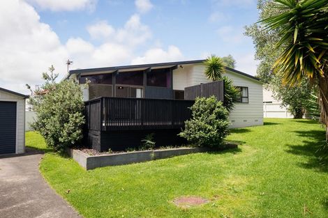 Photo of property in 38 Dissmeyer Drive, Clover Park, Auckland, 2019