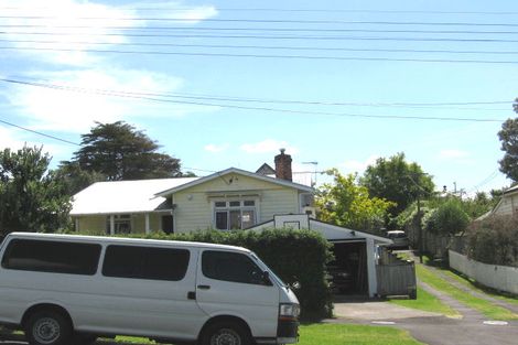 Photo of property in 11 William Bond Street, Stanley Point, Auckland, 0624