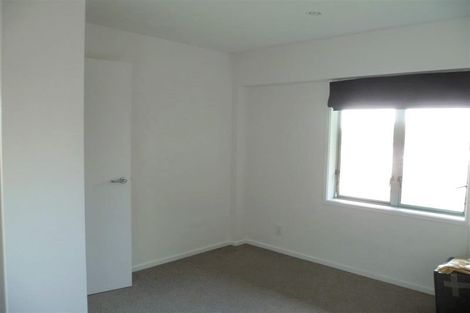 Photo of property in 1/93a Kelburn Parade, Kelburn, Wellington, 6012