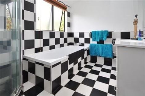 Photo of property in 1/10 Marina Road, Torbay, Auckland, 0630