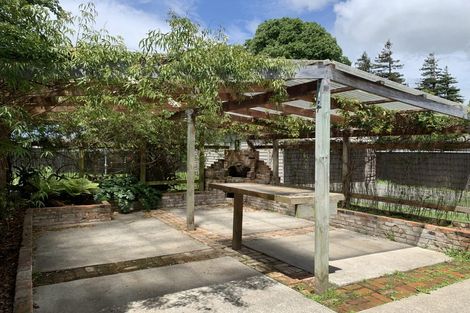 Photo of property in 19 Oxford Street, Marton, 4710