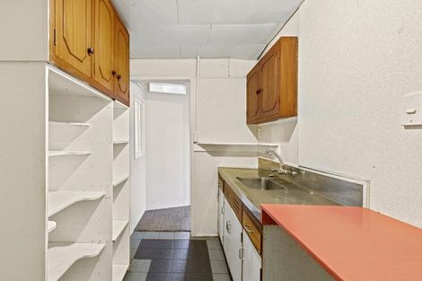 Photo of property in 1/302 Glenfield Road, Glenfield, Auckland, 0629