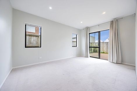 Photo of property in 15 Ropere Street, Kumeu, 0810