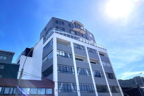 Photo of property in Endeavour Apartments, 4/125 Thorndon Quay, Pipitea, Wellington, 6011