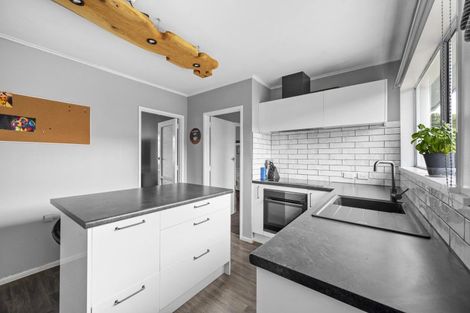 Photo of property in 2/608 Heretaunga Street East, Parkvale, Hastings, 4122